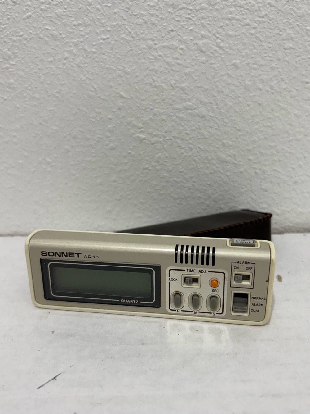 LCD Sonnet mini desk vintage portable alarm clock Timer with Brown Case